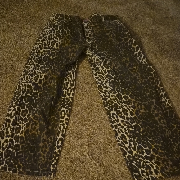Edikted Pants - Edikted Leopard Pant. Size XL Runs Small.